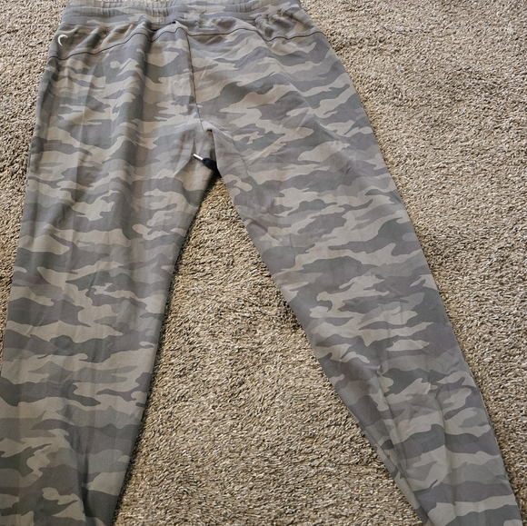 Sold Zyia Active Camo Joggers Fitness Excersize Pants - Picture 4 of 6